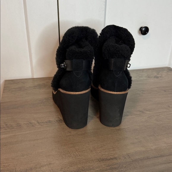 Coach | Kingston Black Shearling Leather Wedge Ankle Boots - 7.5 like new - Picture 5 of 9